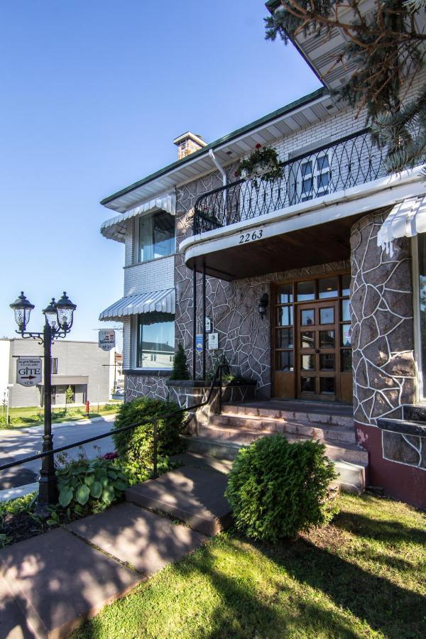 Chicoutimi Gite Au P'Tit Manoir B&B المظهر الخارجي الصورة